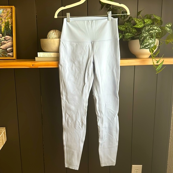 NWOT Lululemon periwinkle leggings. - Picture 1 of 5